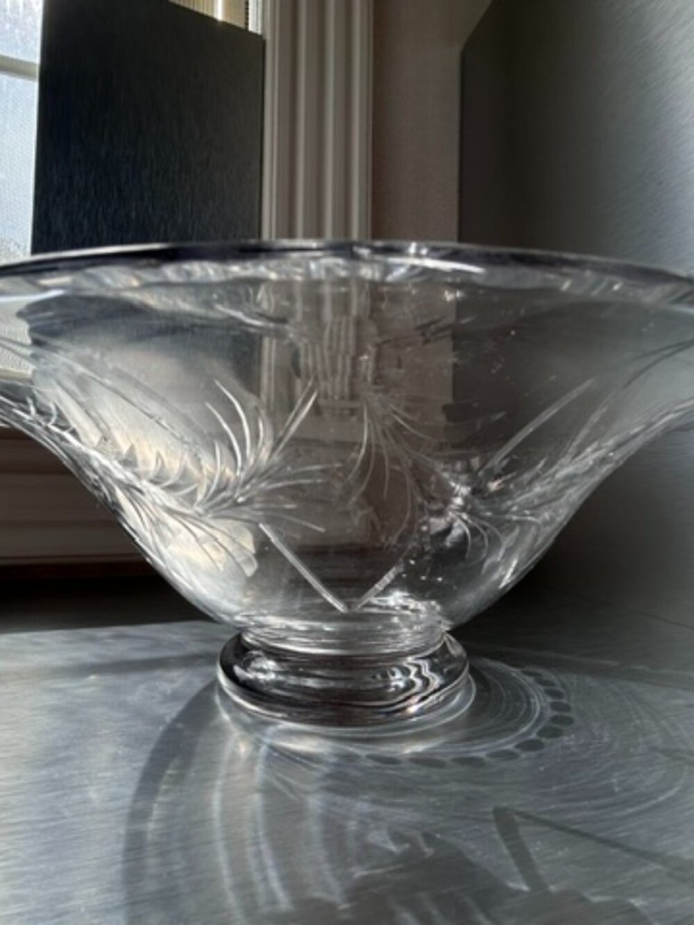Vtg. Crystal Bowl features wheat-like pattern.